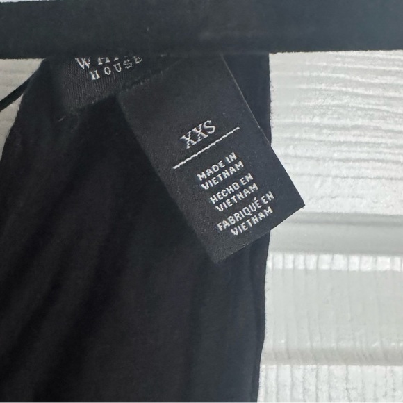 White House Black Market Classic Black Top - Picture 2 of 4
